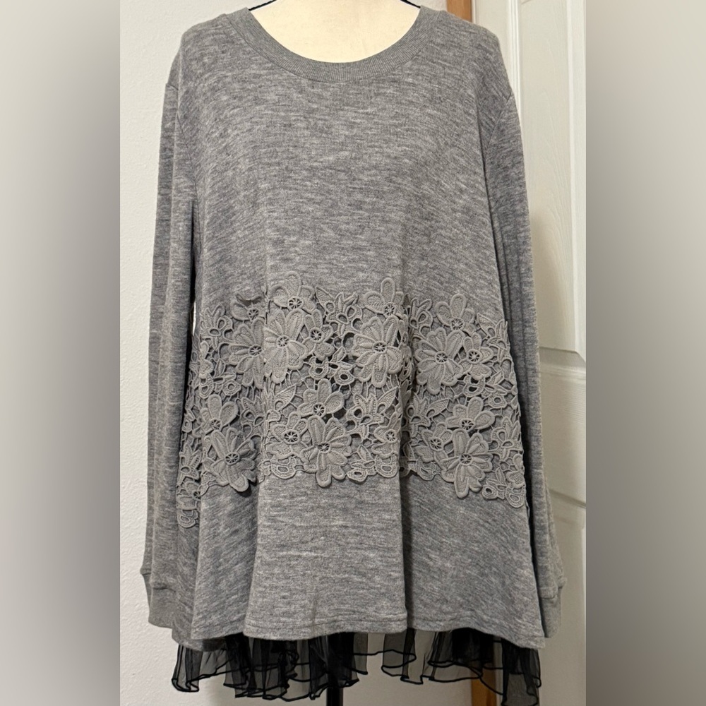 Gray Lace-Trim Long Sleeve Women's Top